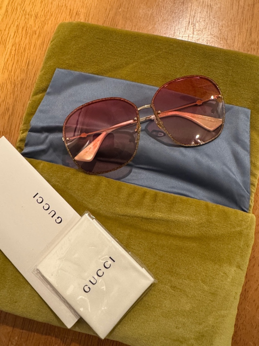 Gucci Glitter Pink Gradient Oversized Women's Sunglasses - Picture 2 of 6